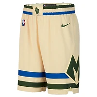 Short Nike Swingman crème Milwaukee Bucks 2025/26 City Edition Remix Dri-FIT pour homme