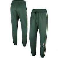 Pantalon de performance pour homme Nike Hunter Green Milwaukee Bucks 75th Anniversary Showtime On Court