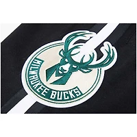 Short en chenille classique Milwaukee Bucks Pro Standard noir pour homme