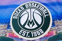 Short Pro Standard pour homme Milwaukee Bucks Cityscape