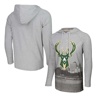 T-shirt à capuche manches longues Stadium Essentials gris chiné Milwaukee Bucks Atrium Raglan pour hommes