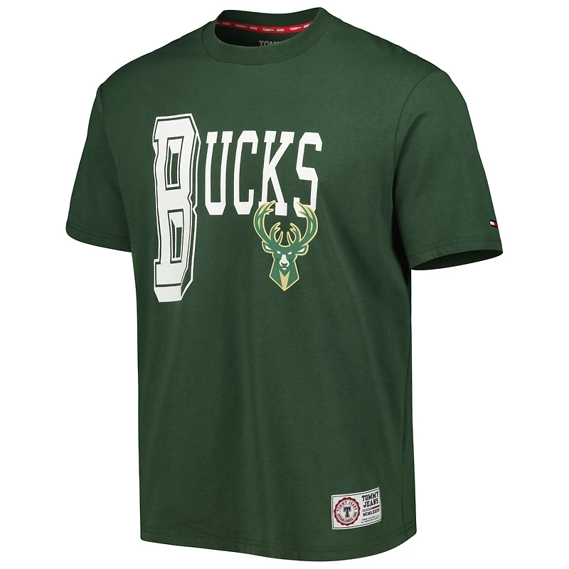 T-shirt Tommy Jeans Milwaukee Bucks Mel Varsity vert chasseur pour homme