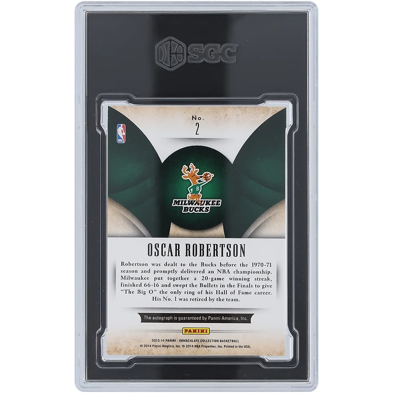 Carte Panini Immaculate Collection 2013-14 autographiée Oscar Robertson Milwaukee Bucks #2 #26/49 SGC authentifiée 8.5