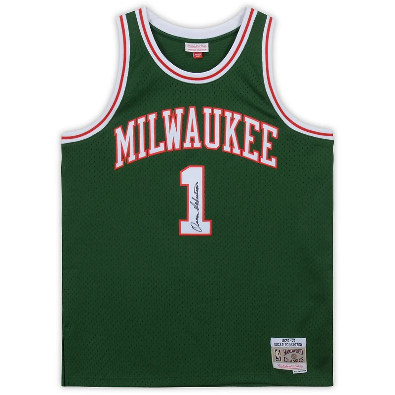 Maillot réplique vert Mitchell & Ness autographié par Oscar Robertson des Milwaukee Bucks