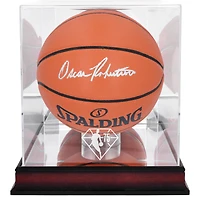 Ballon de basket d'intérieur/extérieur Spalding autographié par Oscar Robertson Milwaukee Bucks avec vitrine en acajou du logo du 75e anniversaire de la NBA