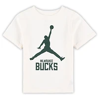 T-shirt Jumpman essentiel Jordan Brand Milwaukee Bucks crème pour tout-petit
