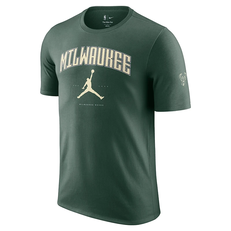 T-shirt unisexe Jordan Brand Hunter Green Milwaukee Bucks Essential Cities
