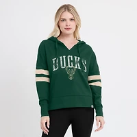 Sweat à capuche col en V Fanatics Hunter Green Milwaukee Bucks Bold Move Dolman pour femmes