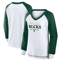 T-shirt à manches longues et col en V Open Lane Waffle de Milwaukee Bucks Fanatics pour femme