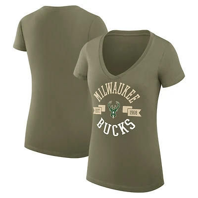 T-shirt G-III 4Her pour femme par Carl Banks Olive Milwaukee Bucks, coupe ultra-ajustée, léger, col en V, grand logo City