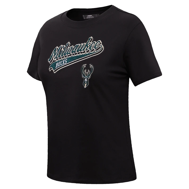 T-shirt noir Pro Standard pour femmes des Milwaukee Bucks Script Boyfriend