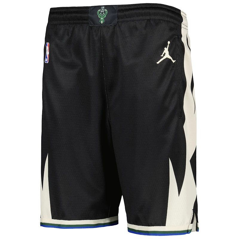 Short de performance Swingman pour jeune Jordan Brand Milwaukee Bucks Statement Edition noir
