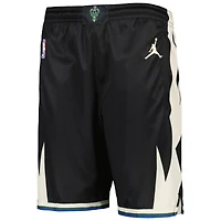 Short de performance Swingman pour jeune Jordan Brand Milwaukee Bucks Statement Edition noir