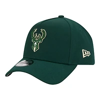 Casquette ajustable New Era 9FORTY A-Frame vert chasseur pour jeunes des Milwaukee Bucks