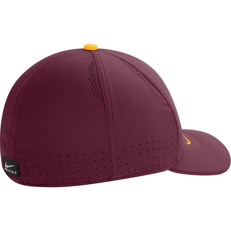 Nike Minnesota Golden Gophers 2022 Sideline Classic99 Swoosh Performance Flex Casquette pour Homme