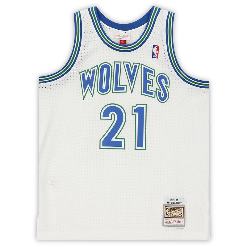Maillot Swingman Mitchell & Ness autographié par Kevin Garnett des Minnesota Timberwolves en blanc de 1995