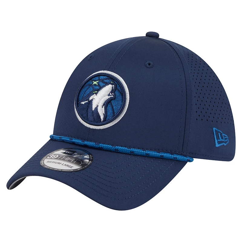 Casquette New Era bleu marine Minnesota Timberwolves Featherweight Poly Rope Flex 39Thirty pour homme