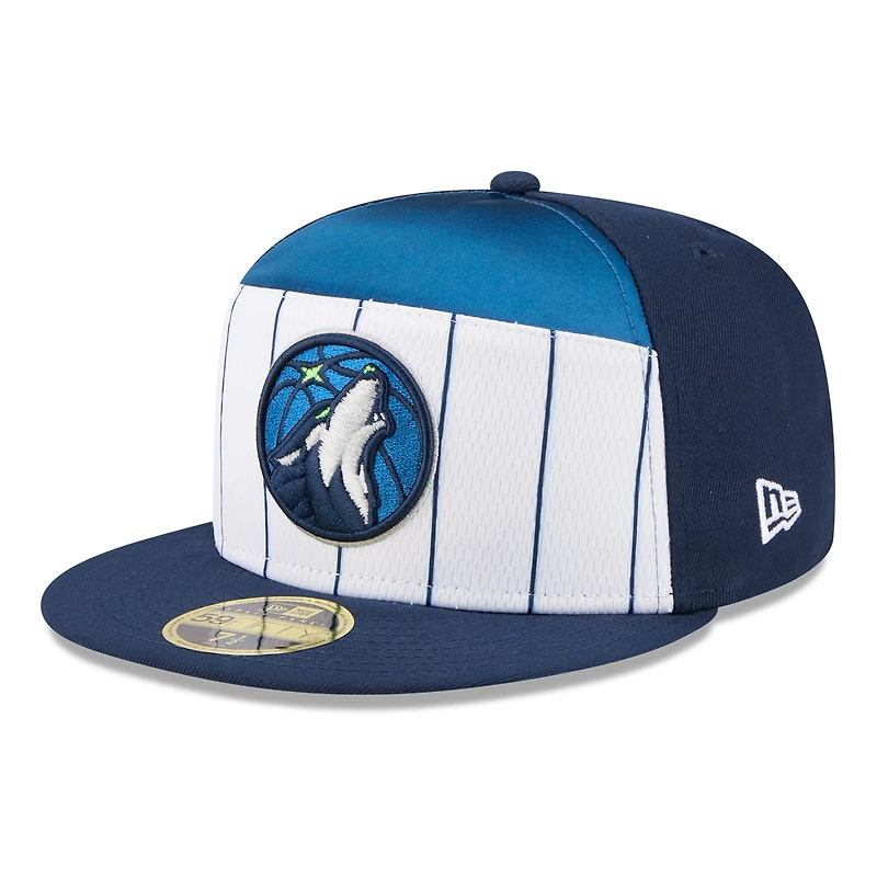 Casquette ajustée 59FIFTY blanche/bleu marine pour homme, modèle New Era Minnesota Timberwolves 2025 NBA Tip Off Split Panel