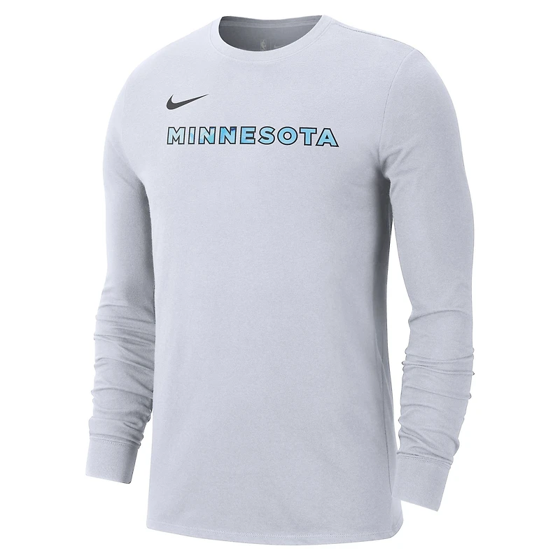 T-shirt à manches longues Nike blanc Minnesota Timberwolves 2024/25 City Edition Essential Logo pour homme