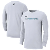 T-shirt à manches longues Nike blanc Minnesota Timberwolves 2024/25 City Edition Essential Logo pour homme