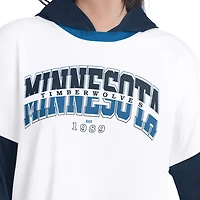 T-shirt à manches longues et capuche oversize G-III 4Her pour femme, par Carl Banks, blanc/marine, Minnesota Timberwolves, joueur clé