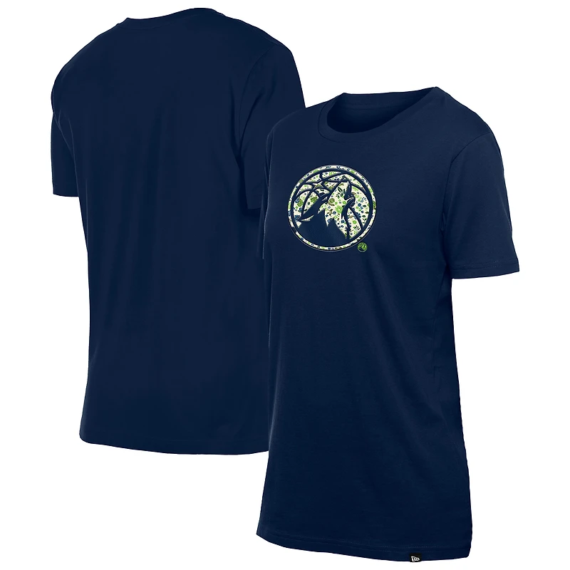 T-shirt à fleurs bleu marine pour femme New Era Minnesota Timberwolves Glam Game
