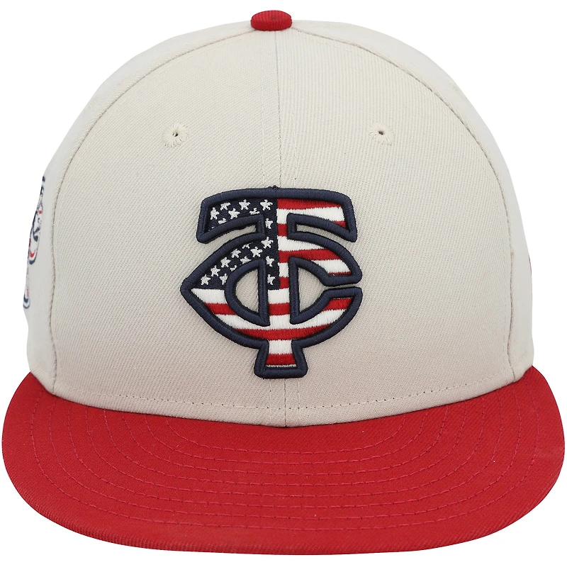 Casquette New Era beige portée par Brooks Lee lors d'un match des Minnesota Twins de la saison 2024 de la MLB