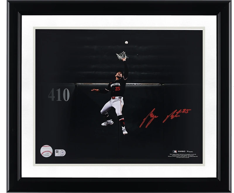 Photographie autographiée de Byron Buxton, Minnesota Twins, 11"x 14" Home Run Robbing Wall Catch
