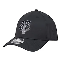 Men's New Era  Black Minnesota Twins Metallic 39THIRTY M-Crown Flex Hat