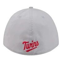 Men's New Era Gray Minnesota Twins Patch 39THIRTY A-Frame M-Crown Perforated Flex Hat