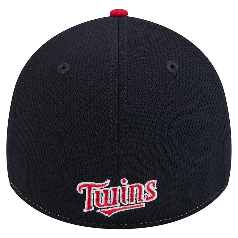 Men's New Era Navy/Red Minnesota Twins 2025 MLB Clubhouse 39THIRTY Flex Hat