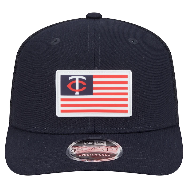 Casquette extensible à bouton-pression New Era bleu marine avec drapeau des Twins du Minnesota 9SEVENTY pour homme