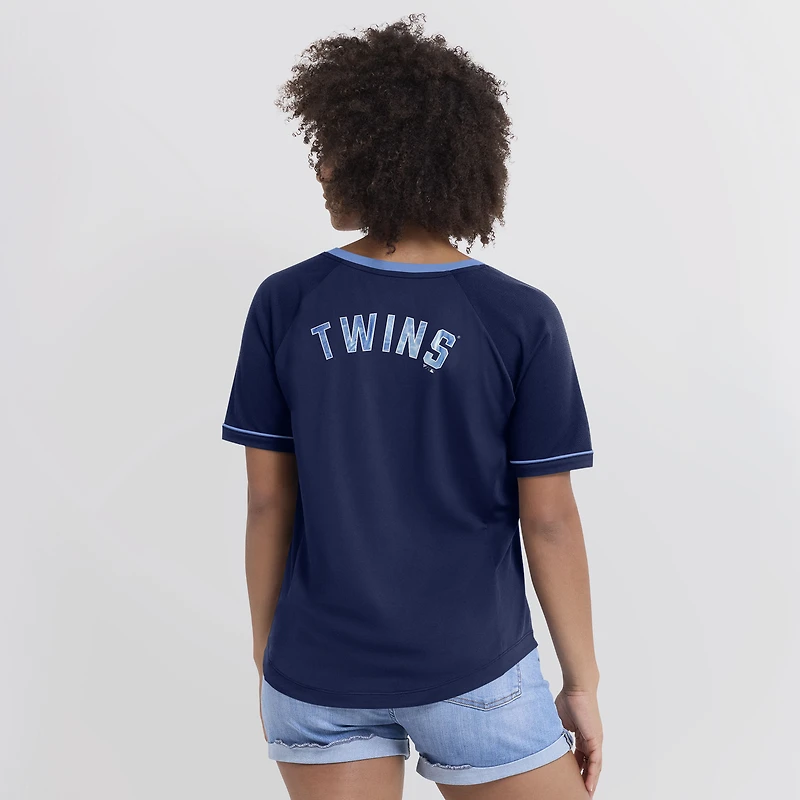 T-shirt à col en V raglan Diva de la collection Cooperstown des Twins du Minnesota Fanatics pour femmes, bleu marine