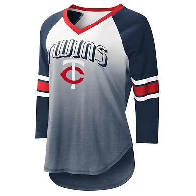 T-shirt à col en V manches 3/4 et raglan G-III 4Her by Carl Banks pour femmes, blanc/bleu marine Minnesota Twins