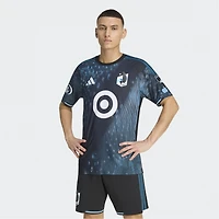 Maillot authentique adidas Minnesota United FC 2026 The Decade Kit pour homme, noir, avec écusson officiel.