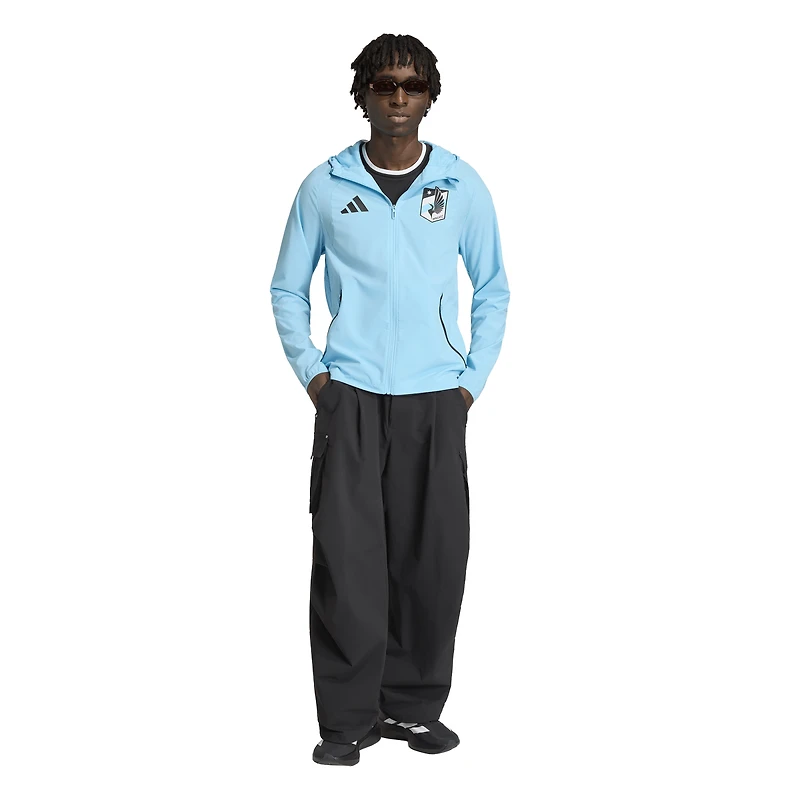 Coupe-vent à capuche zippé adidas Minnesota United FC Tiro Travel bleu clair pour homme