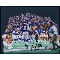 Photo dédicacée de Cris Carter (Minnesota Vikings), format 20 x 25 cm, le montrant sortant du tunnel avant son dernier match à domicile.