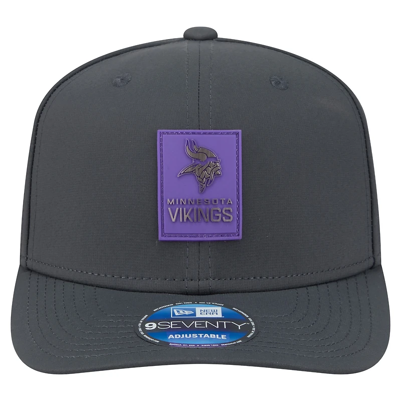 Casquette ajustable New Era 9SEVENTY pour homme, couleur anthracite, Minnesota Vikings 2025, idéale pour les temps froids.
