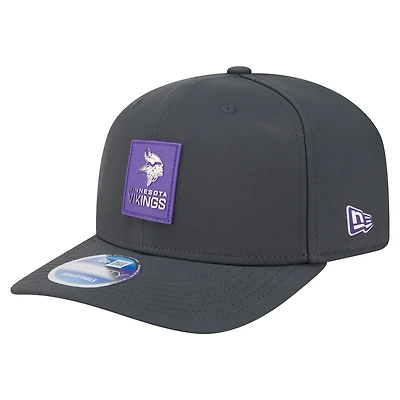 Casquette ajustable New Era 9SEVENTY pour homme, couleur anthracite, Minnesota Vikings 2025, idéale pour les temps froids.