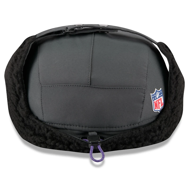 Casquette ajustable à oreilles de chien pour homme New Era anthracite Minnesota Vikings 2025 Sideline Runner