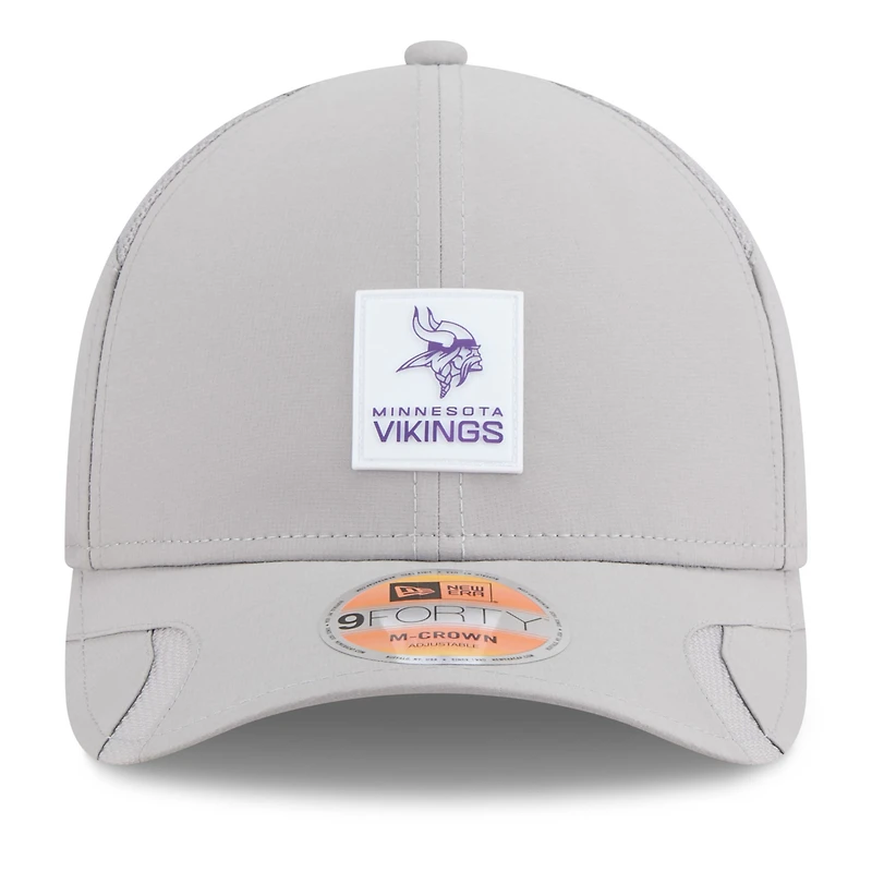 Casquette ajustable 9FORTY Sideline 2025 grise des Vikings du Minnesota de New Era pour homme