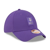 Casquette 39THIRTY Flex violette New Era Minnesota Vikings 2025 Sideline pour homme