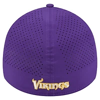 Men's New Era Purple Minnesota Vikings Perforated 39THIRTY Flex Hat