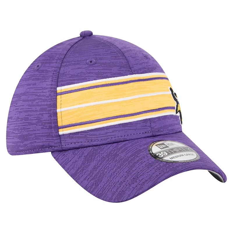 Casquette 39THIRTY Flex violette à rayures des Vikings du Minnesota de New Era pour homme