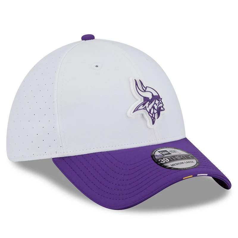 Men's New Era  White/Purple Minnesota Vikings 2025 NFL Training Camp 39THIRTY Flex Hat