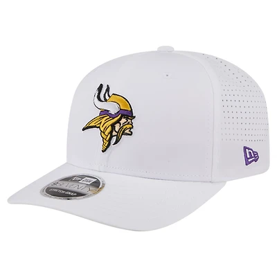 Casquette ajustable New Era blanche Minnesota Vikings pour homme, modèle 9SEVENTY, avec plaque nominative.