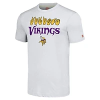 T-shirt unisexe hommage Ash Minnesota Vikings The NFL ASL Collection par Love Sign en langue des signes américaine