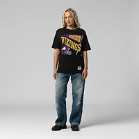 T-shirt noir dynamique pour femme Mitchell & Ness, motif petit ami des Vikings du Minnesota