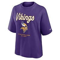 T-shirt Nike violet pour femme, coupe décontractée, motif Essential Script des Minnesota Vikings