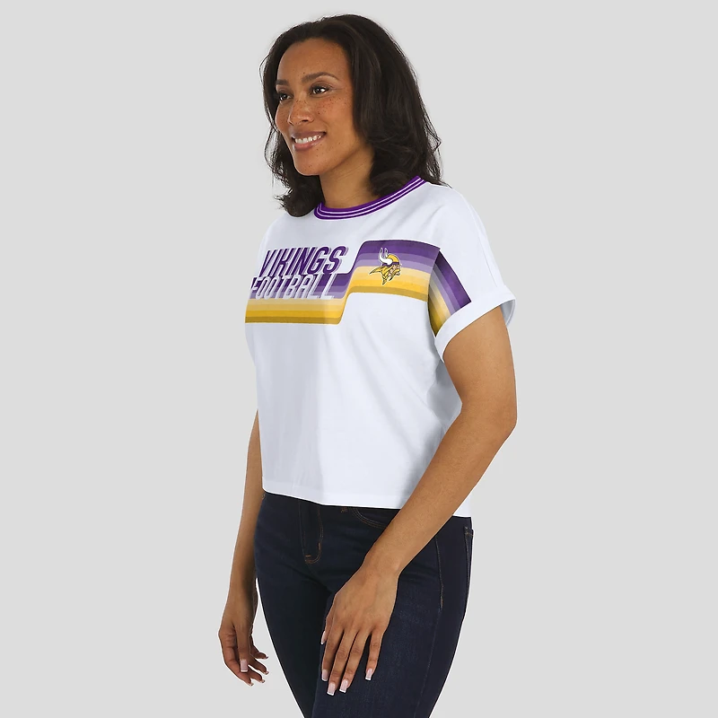 T-shirt court à rayures centrales blanc pour femme WEAR by Erin Andrews des Vikings du Minnesota